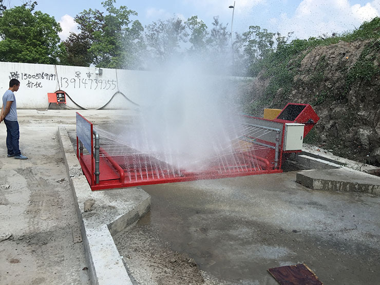 工程車洗輪機 車輪沖洗效果，達到國家環(huán)保標準