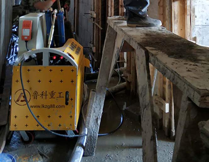 10月5日小型混凝土輸送泵合作宏亞建設協眾雅居14#樓及地下車庫項目