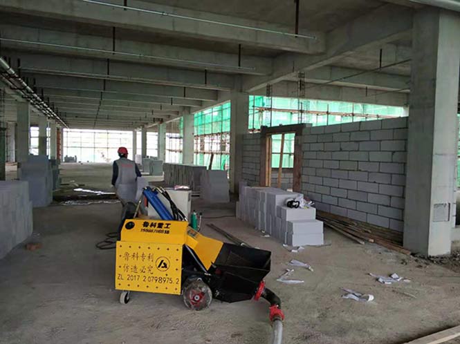 小型液壓混凝土輸送泵合作中建三局G53地塊房地產開發項目