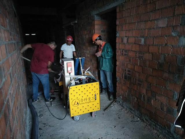 二次構造柱泵上料機